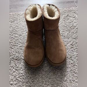 UGG Chestnut Brown Classic Shearling-Lined Short Boots